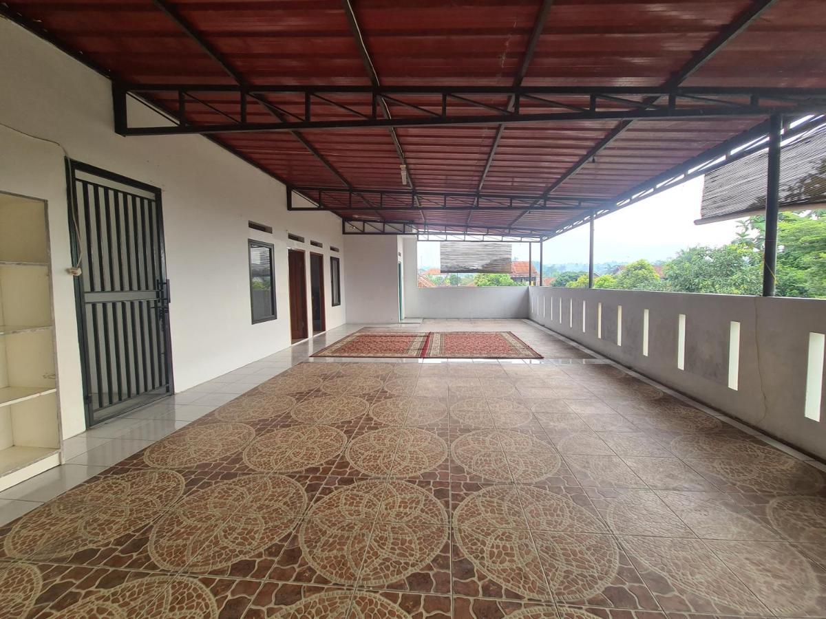 Kampung Istal Villa Pamijahan Bogor Exterior foto