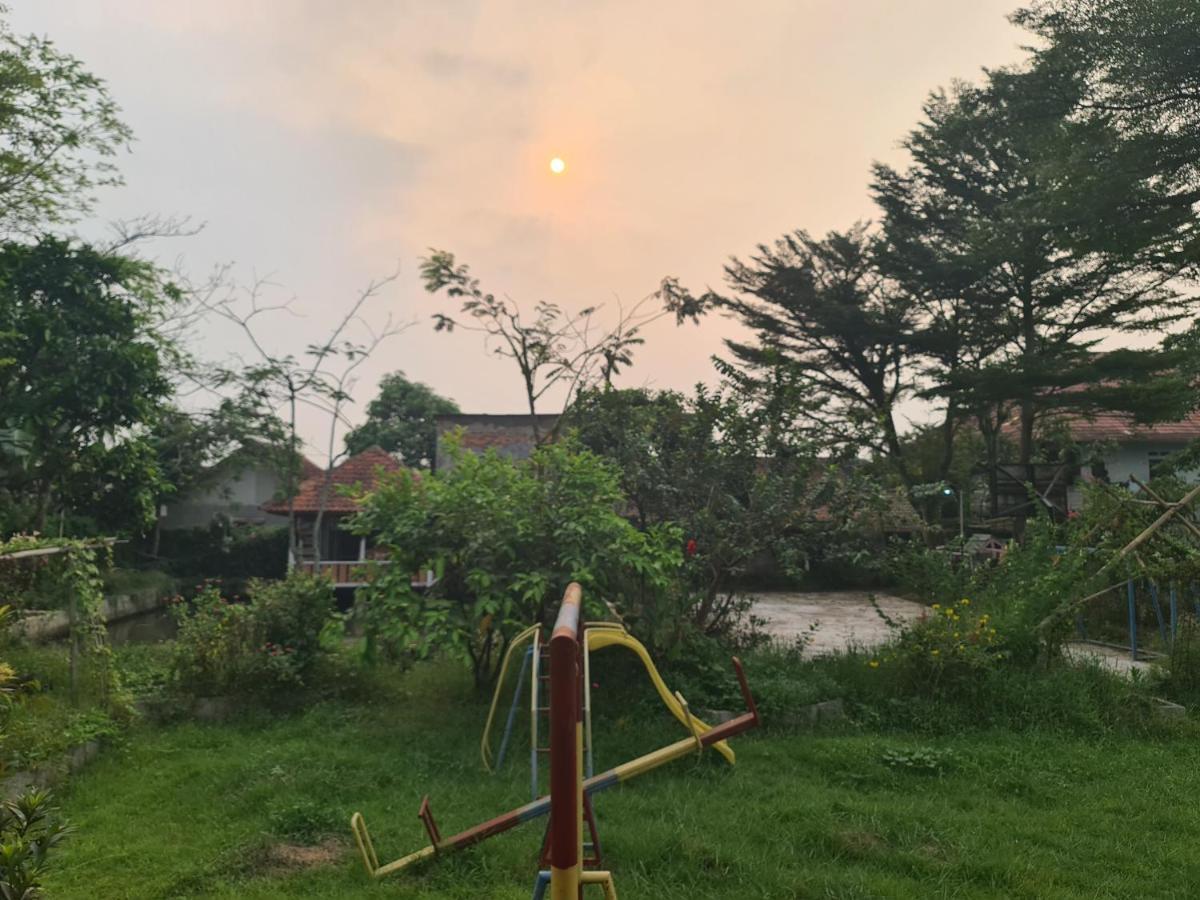 Kampung Istal Villa Pamijahan Bogor Exterior foto